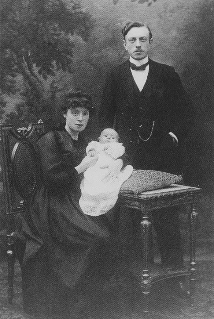 Foto, Léon und Rachel Spilliaert mit ihrer Tochter Madeleine, Brüssel, Januar 1918. Fotograf unbekannt. 